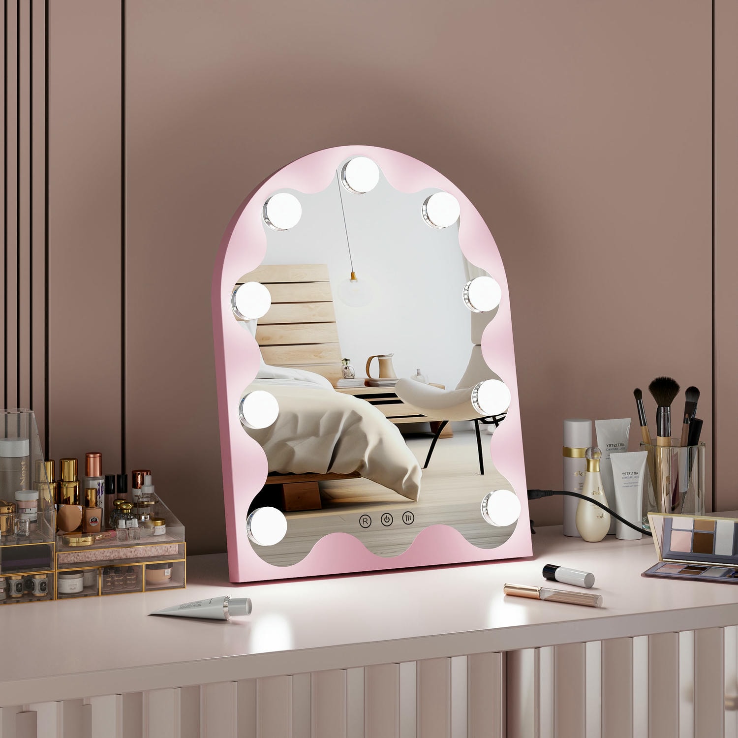1757044205444231.jpg Arch Hollywood Mirror